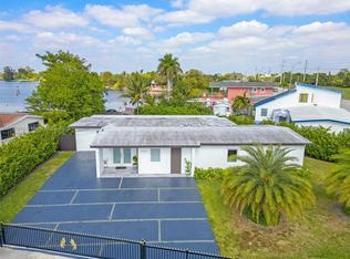 10705 SW 52nd Ter, Miami, FL 33165