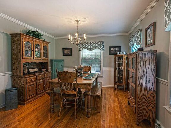 3rd image of 204 Clearwater Dr