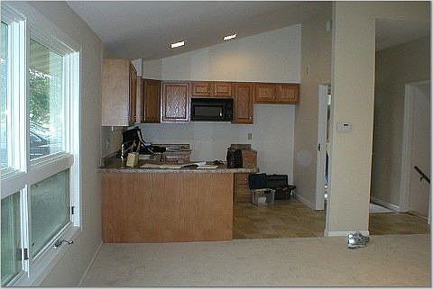 LR looking to Kitchen [see earlier pic for stone/fridge]