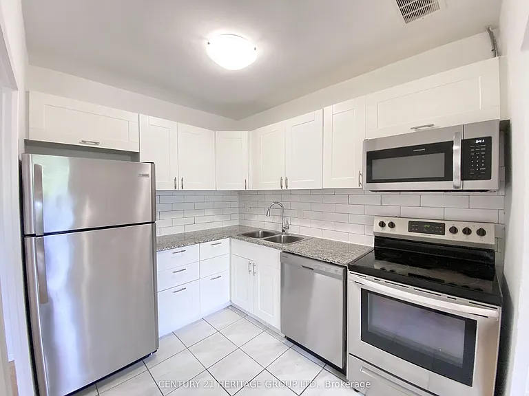 10 Garfella Dr #206 — Photo 3