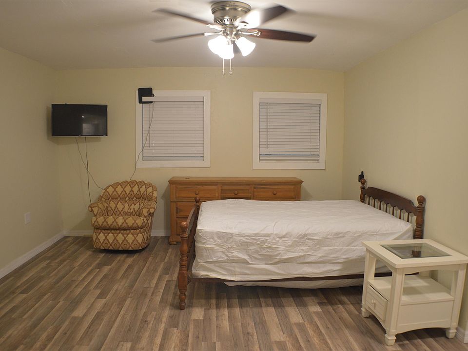 1st image of 2737 Garden St #B