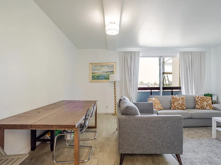 321 S San Vicente Blvd #505 — Photo 10