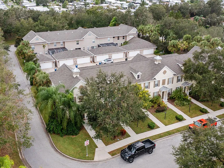 5650 Simonton St — Photo 44