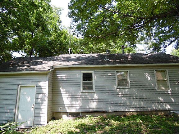 2nd image of 806 Stanley Ave