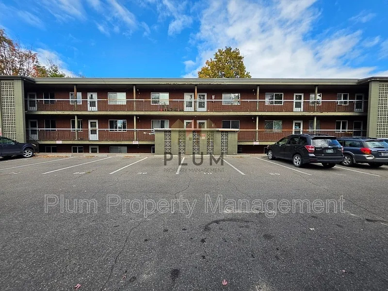 200 Eddy Ave #3A