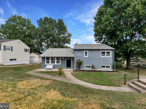 5821 Heron Dr, Baltimore, MD 21227