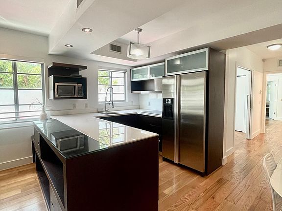 3rd image of 930 10th St #0