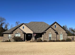 82 Shady Meadows Dr, Jackson, TN 38305