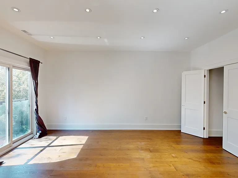 24 Kennedy Ave #UPPER — Photo 21