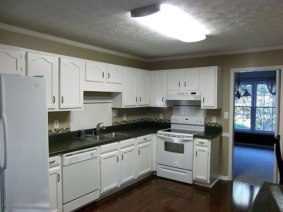 4th image of 3597 Candlewood Trl NE