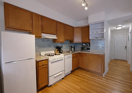 1054 Cambridge St #2R Photo 1