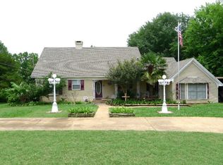 1201 E Brazos St, Palestine, TX 75801
