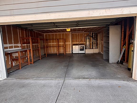 4th image of 150 Victoria Ct