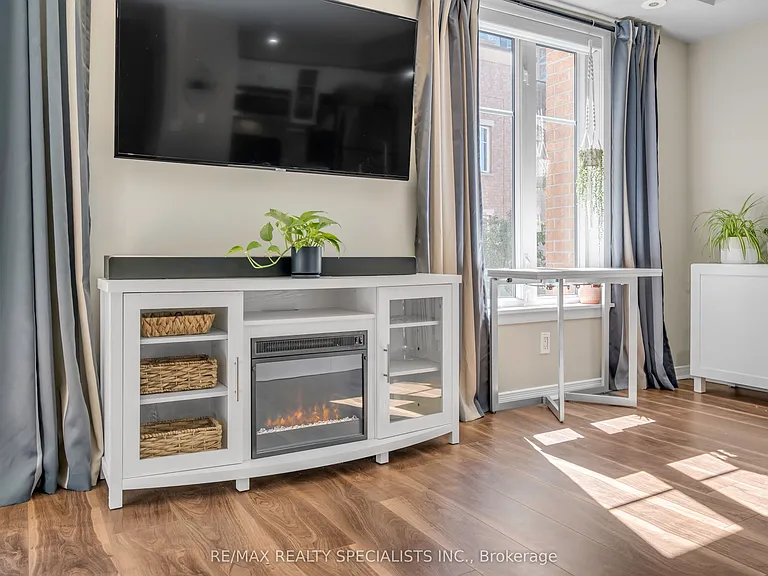 54 E Liberty St #1013 — Photo 17