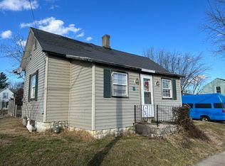 122 Midland Ave, Bloomingburg, OH 43106