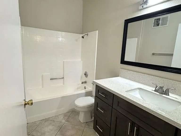 Alcantara Home Apts — Photo 65