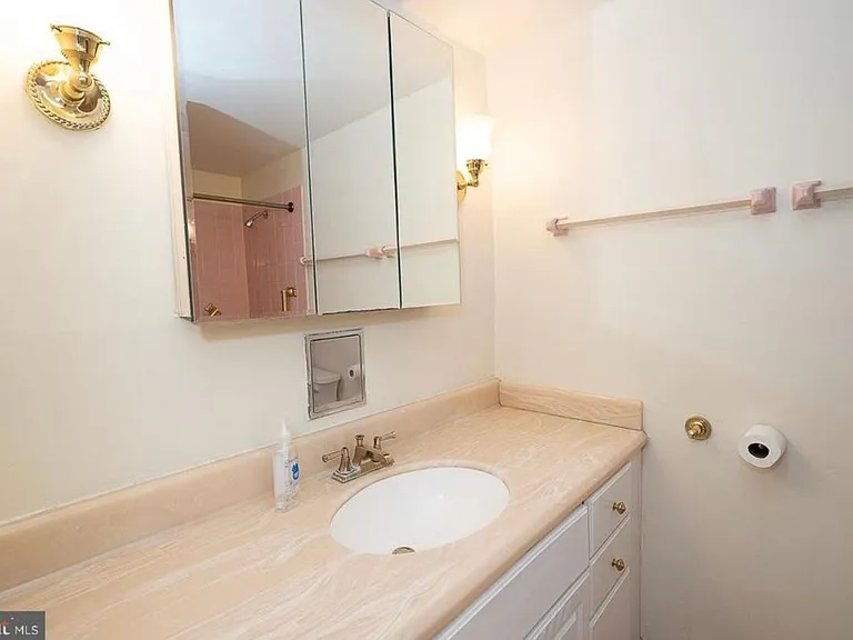 50 Belmont Ave #4 — Photo 10