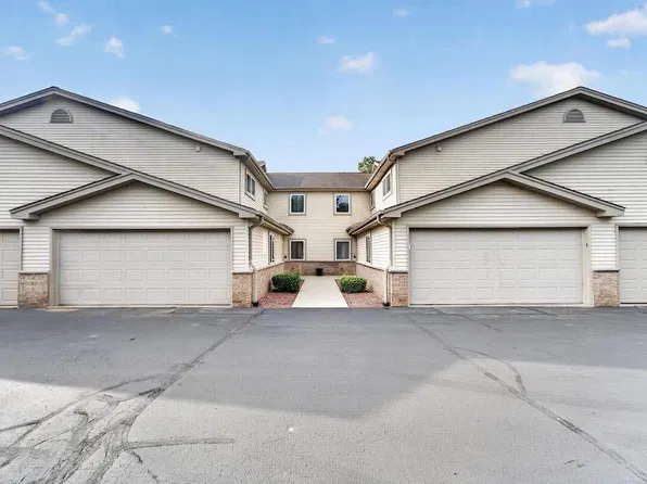 850 Evergreen DRIVE #3, Hartford, WI 53027