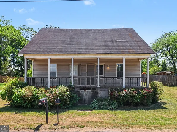 56 North St, Newnan, GA 30263