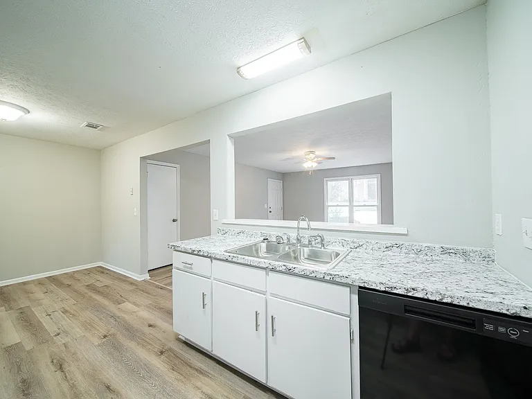 786 Dogwood Dr — Photo 7