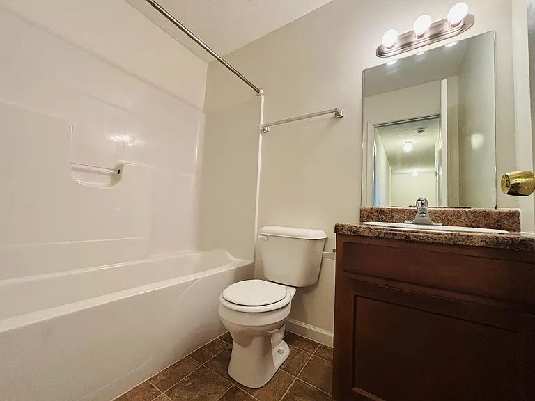 40 Station Ln NE — Photo 11