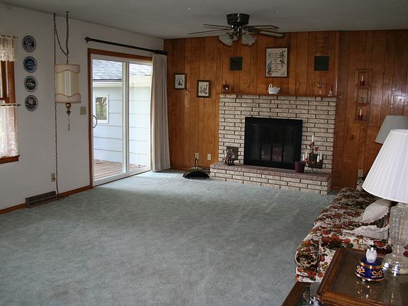 Dining Living Rm Fireplace