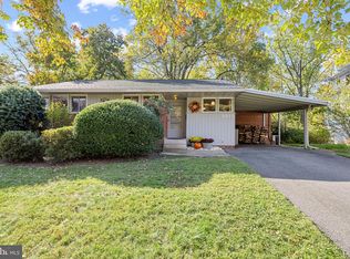 9910 Parkwood Dr, Bethesda, MD 20814
