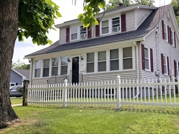 15 Dinsmore St, Lowell, MA 01852