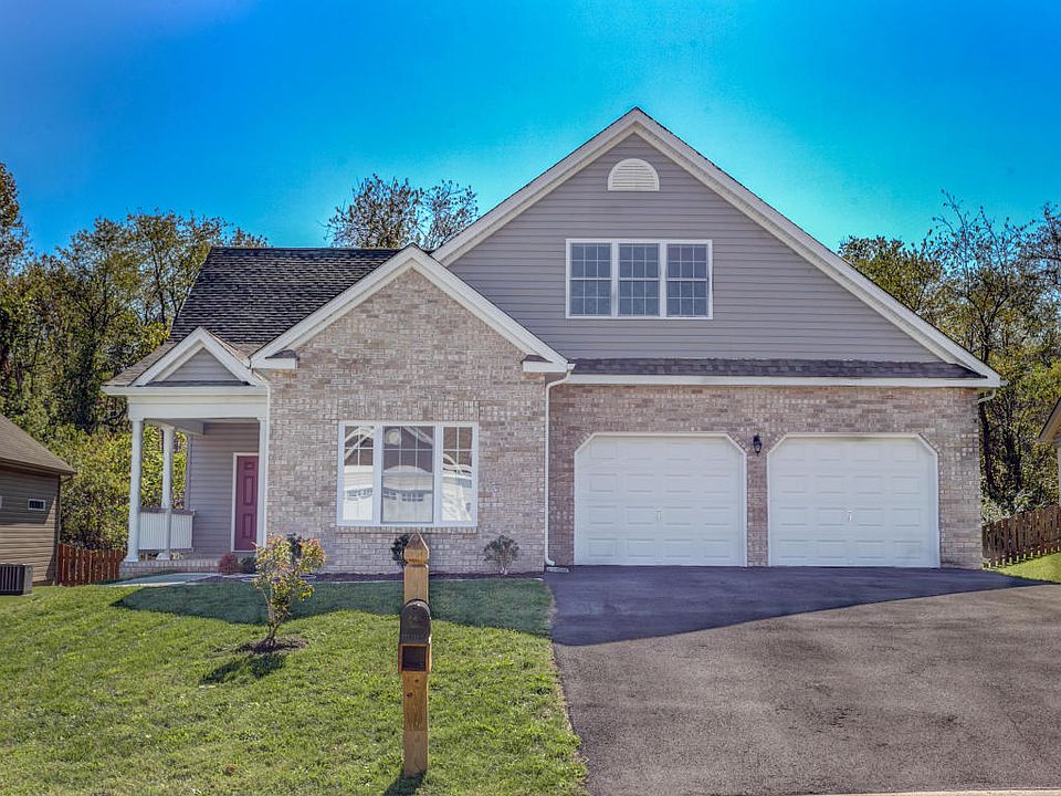 1st image of 2706 Cottage Rose Ln