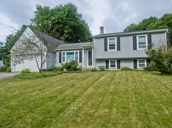 47 Pynchon Rd, South Hadley, MA 01075