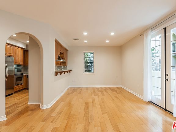 5th image of 7101 Playa Vista Dr APT 103