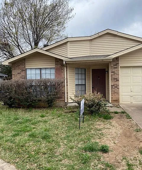Forest Creek Dr — Photo 1