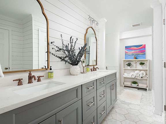 4th image of 5707 All Saints Ln