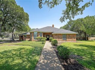 101 Cobblestone Ln, Crawford, TX 76638