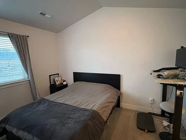 192 W Silver Springs Dr — Photo 5