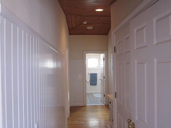 3rd image of 10 Windemere Rd #2