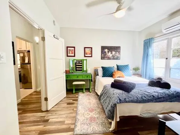 Chateau Louise, 208 N Louise St #210B, Glendale, CA 91206