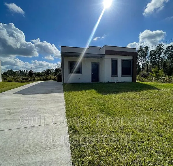 681 Windermere Dr — Photo 1