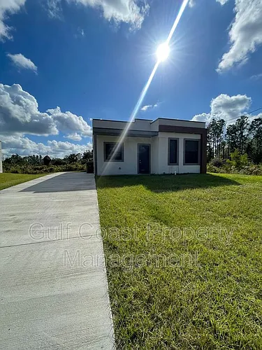 681 Windermere Dr Photo 1