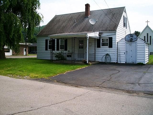 1st image of 198 Elmwood Dr