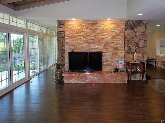 4th image of 4148 Country Club Dr