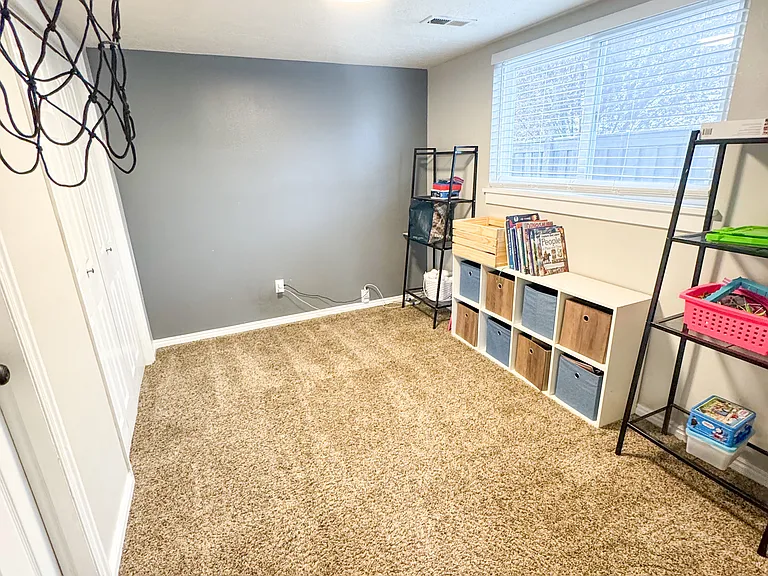 309 S 1800 W — Photo 19
