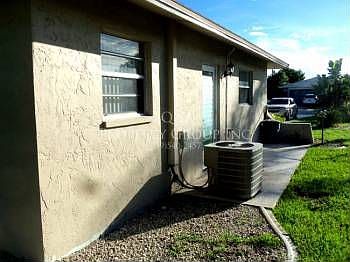 4th image of 3753 SE 3rd Ave