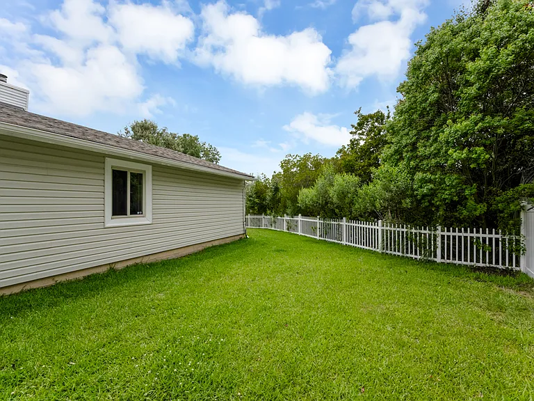 932 Fern Ridge Rd — Photo 26