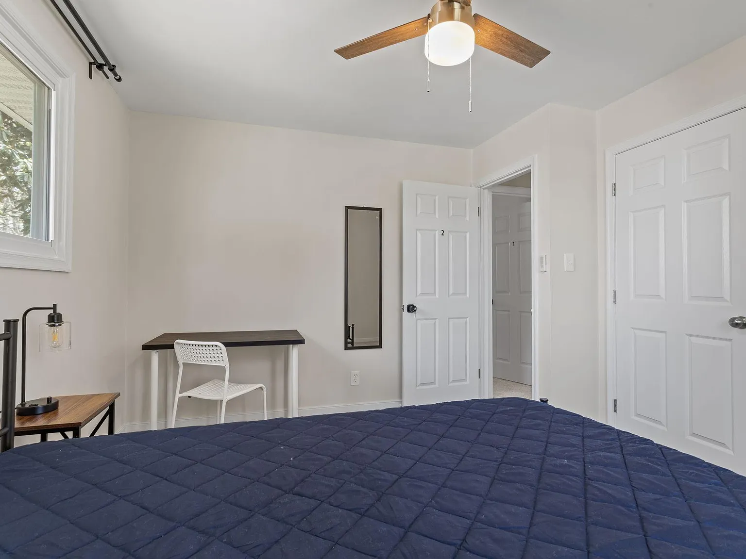 4 bed, 3.0 bath, 2044 sqft, $1,092 — Photo 2