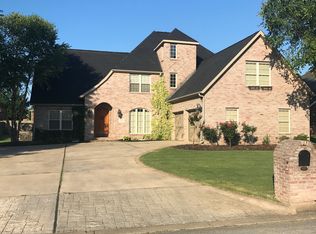 2320 Pickwick Ter, Siloam Springs, AR 72761