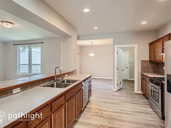 4th image of 18512 97th Avenue Ct E