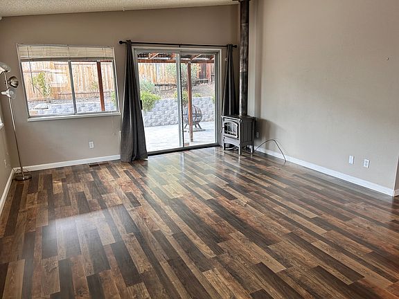 4th image of 3189 Achilles Dr