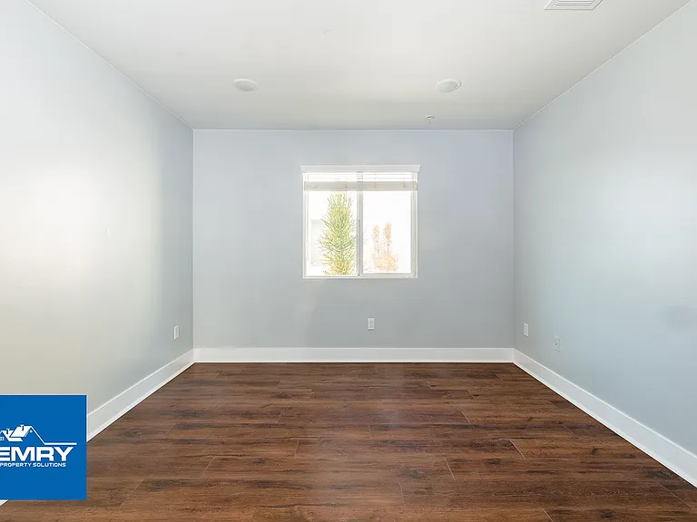 814 N Wilmington Blvd — Photo 15