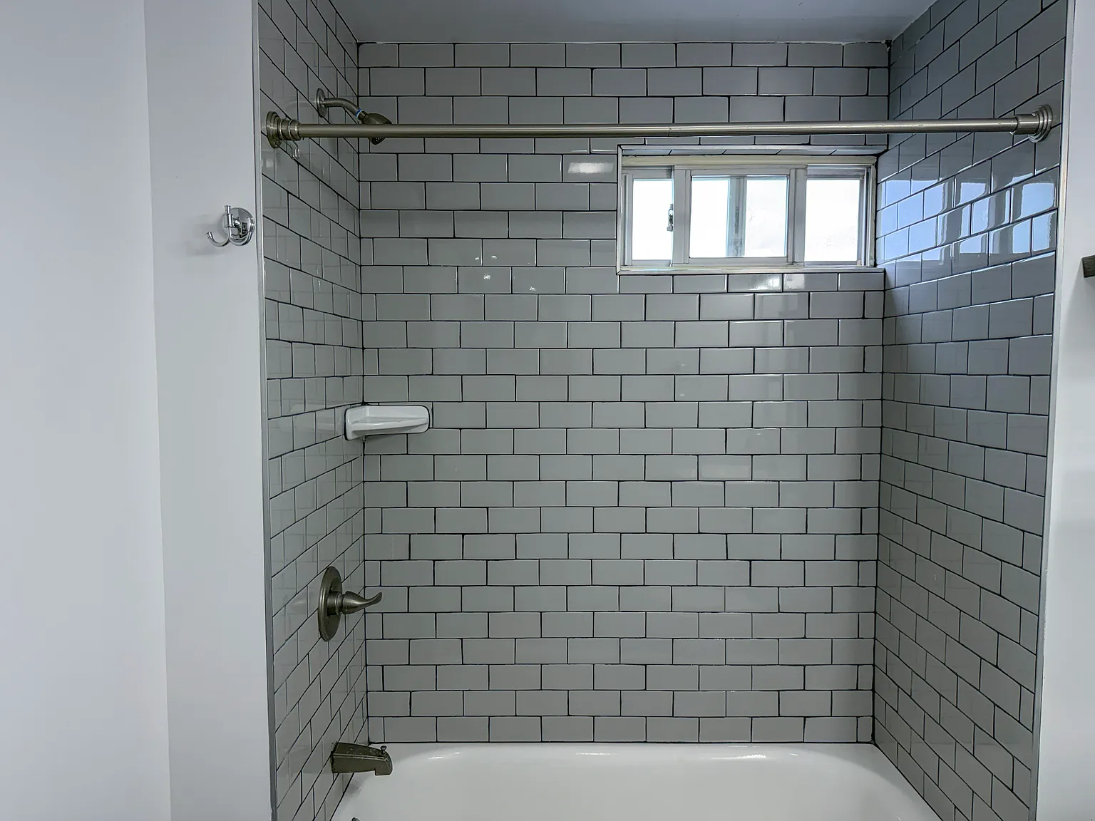 3 bed, 993 sqft, $2,100 — Photo 4
